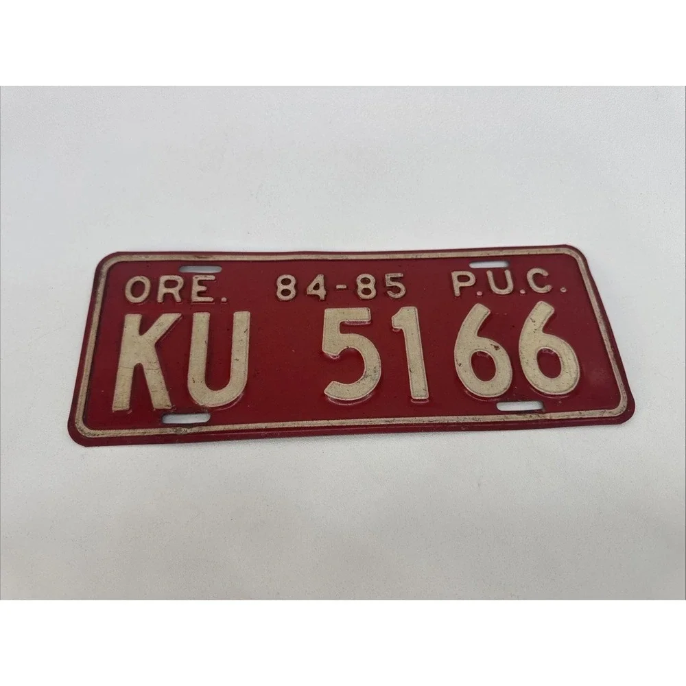 VTG RARE OREGON 84-85 PUBLIC UTILITY COMMISSION LICENSE PLATE